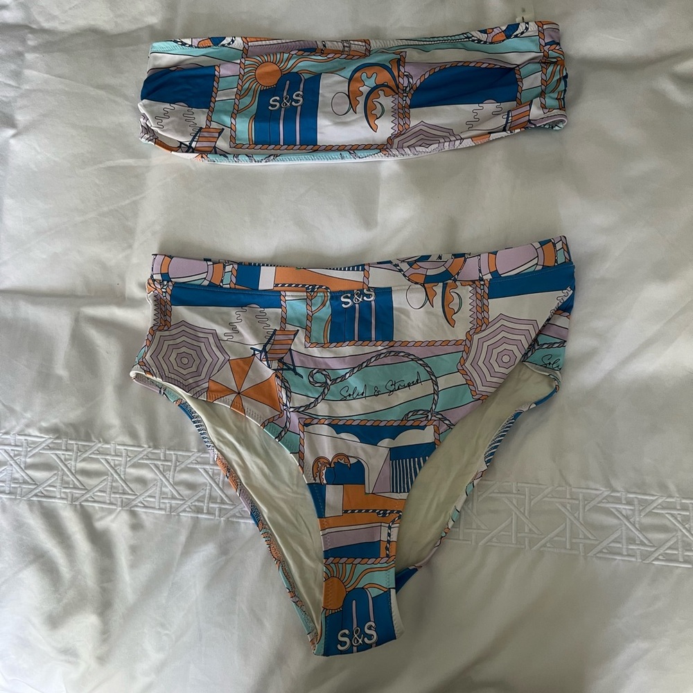 Solid and Striped High Waisted Strapless Bikinj